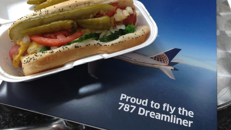 Illustration for article titled I Was A Passenger On The First Boeing 787 Dreamliner Flight In The U.S.